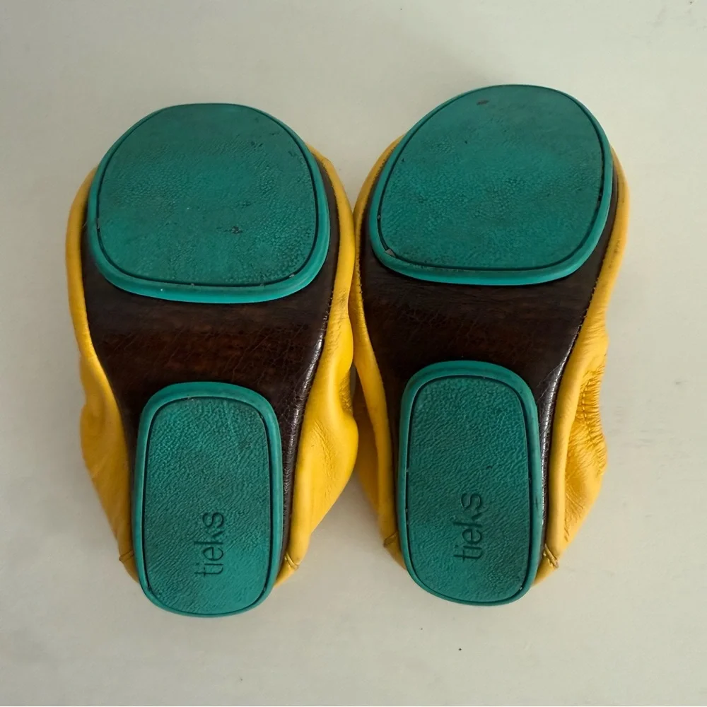 Tieks Flats Women’s Size 7 Flats Mustard Yellow Leather Cushioned Foldable - Picture 3 of 7